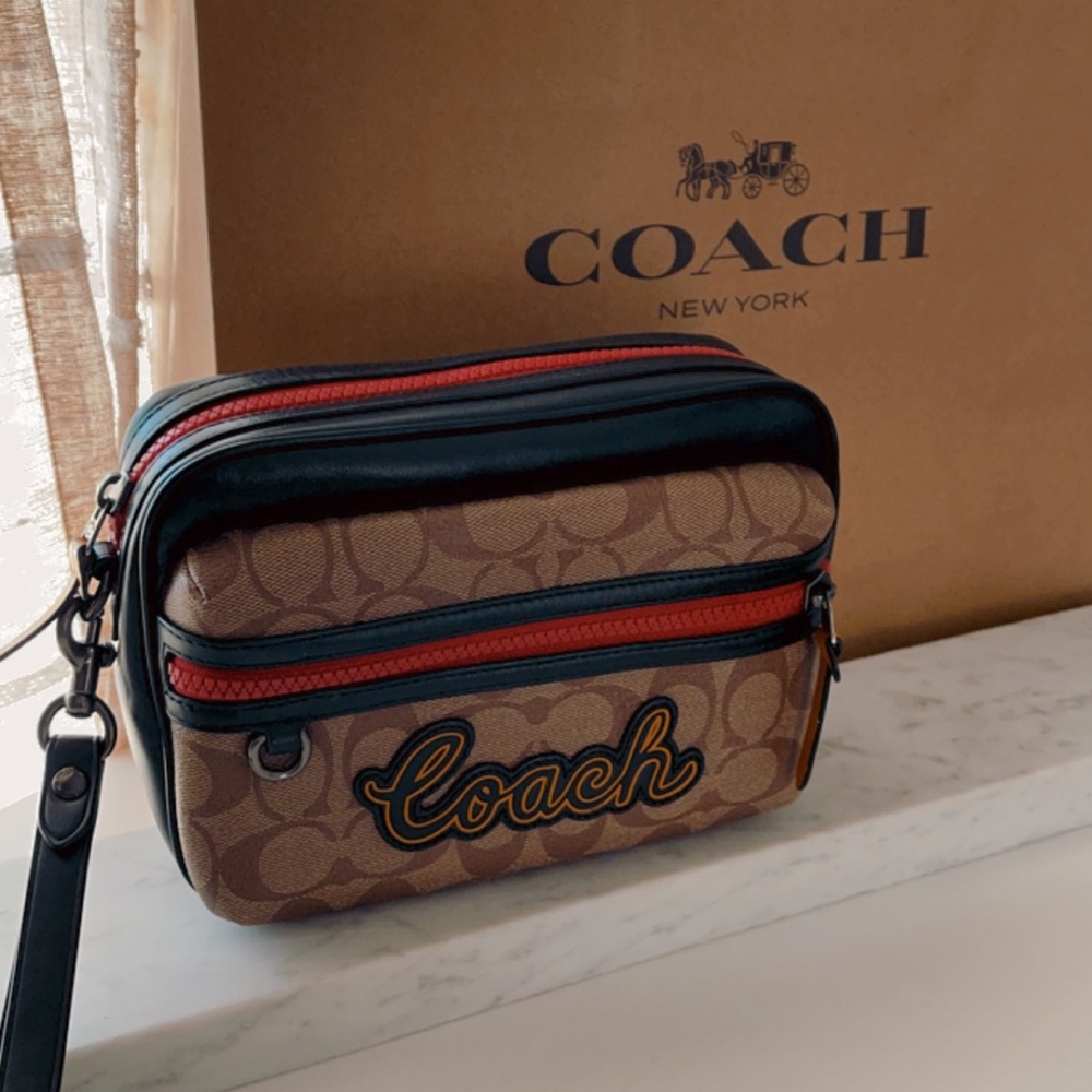 🌳Coach terrain pouch!🌳